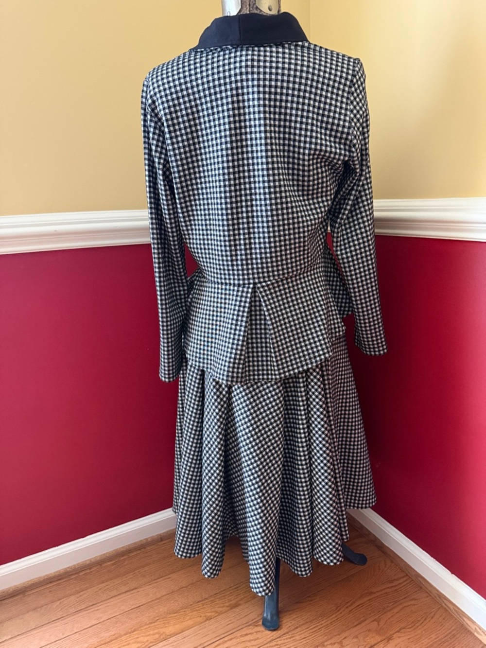 Heart of Haute B&W Checked Suit - L/XL - Picture 2 of 8